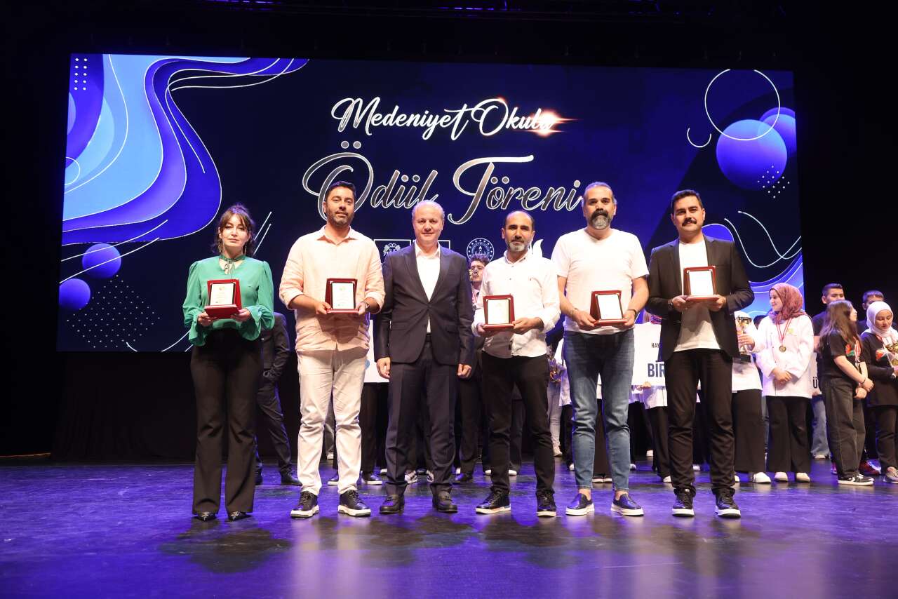 Konya Büyükşehir, öğrencilerle öğretmenleri Doğu ve Güneydoğu gezisine götürecek 16